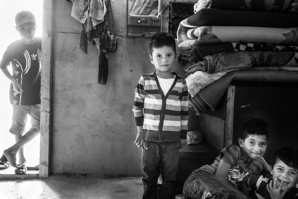  تصوير الكساندر افونسو - نازحون ايزديون لا يملكون شيئا لكنهم يهبون كل شيء 